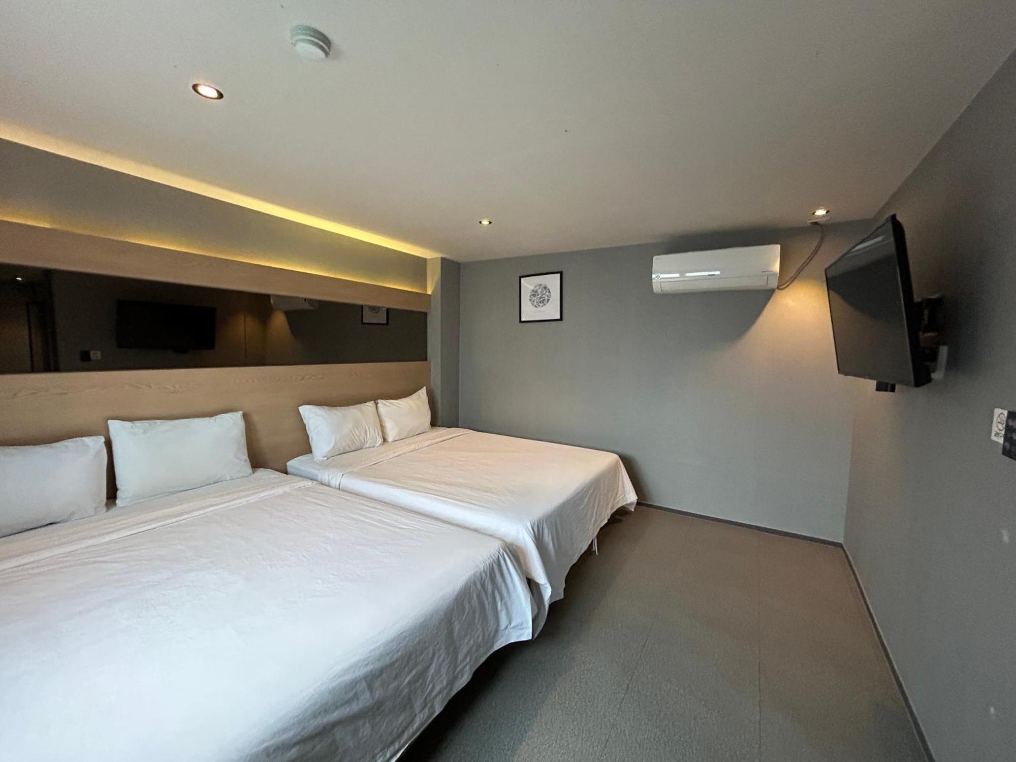 Deluxe Motel Geoje Exteriör bild