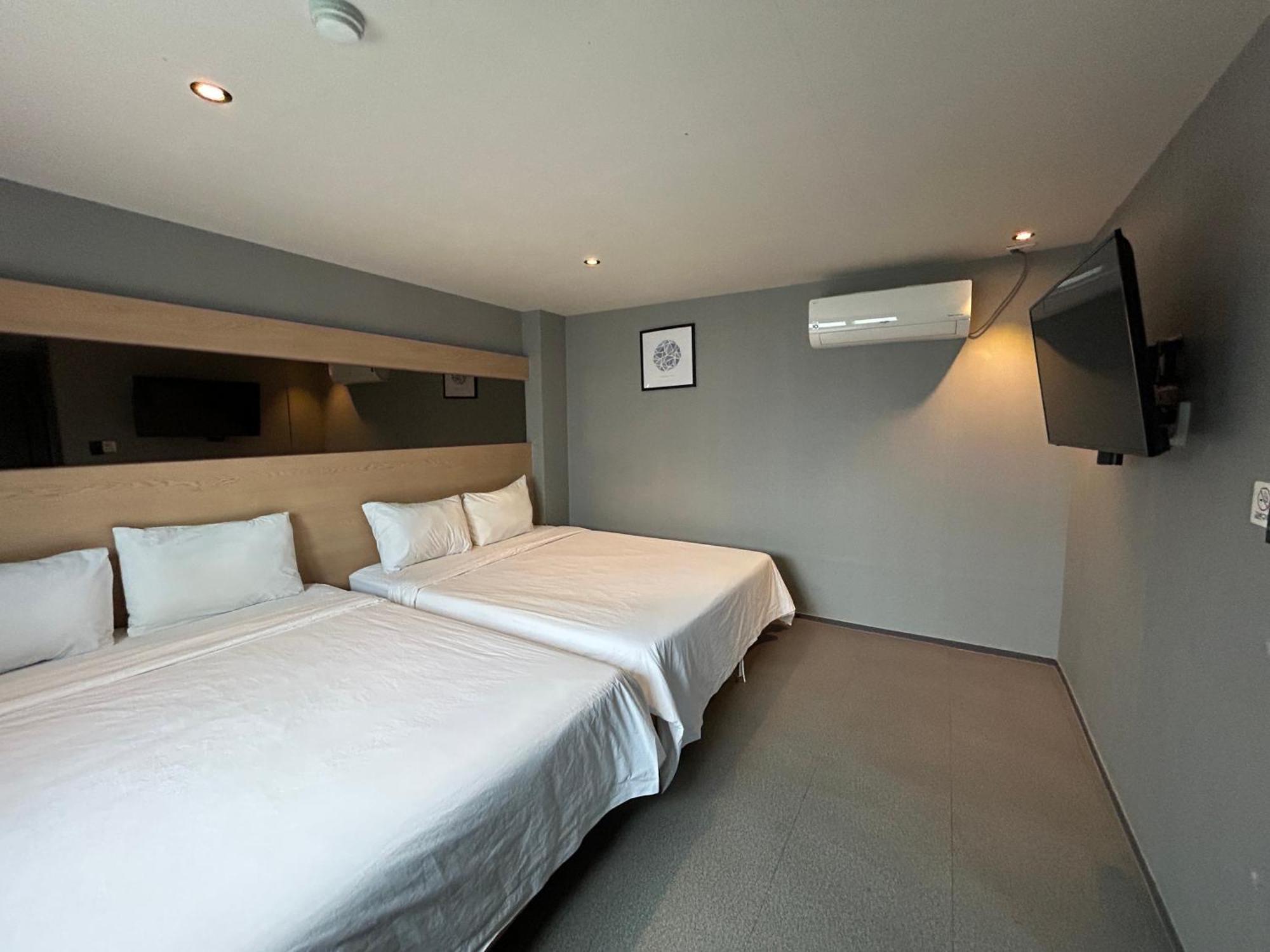 Deluxe Motel Geoje Exteriör bild