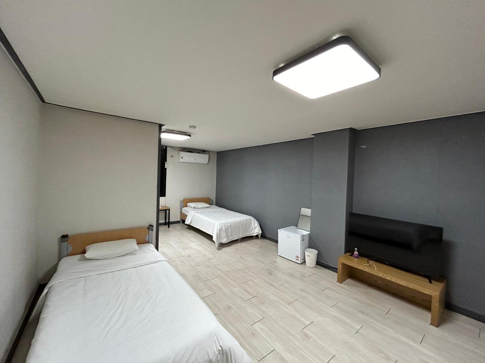 Deluxe Motel Geoje Rum bild