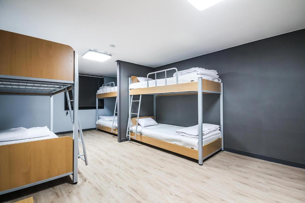Deluxe Motel Geoje Exteriör bild