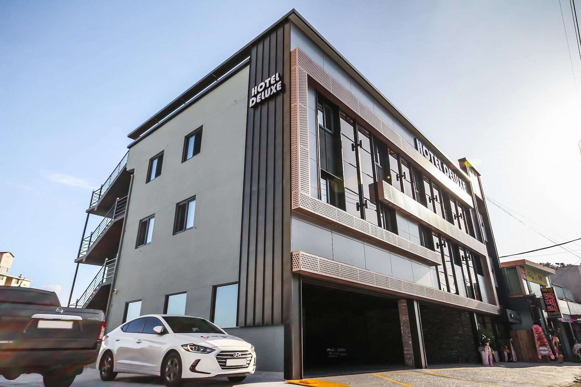 Deluxe Motel Geoje Exteriör bild